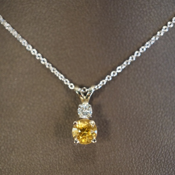14KW Gold Genuine Citrine & Dia. Pendant W/Chain - Picture 2 of 7